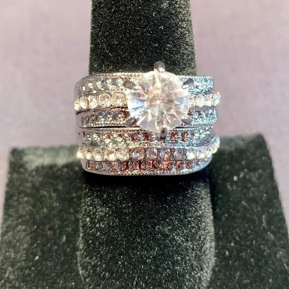Ring Set 👰 Size 9 - Picture 1 of 3